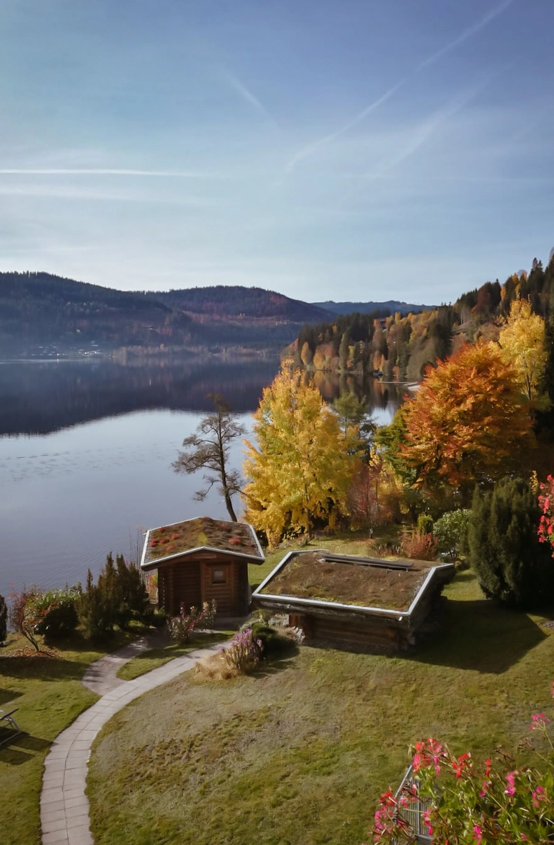 Outdoor Seehotel Wiesler_Aussensaunen im Herbst